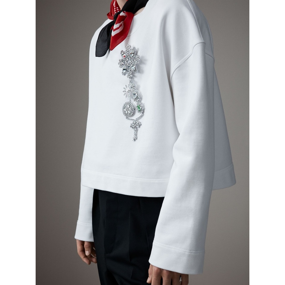 🎉HP🎉NWT$995 Burberry Sweatshirt w/Crystal Brooch - Picture 2 of 8